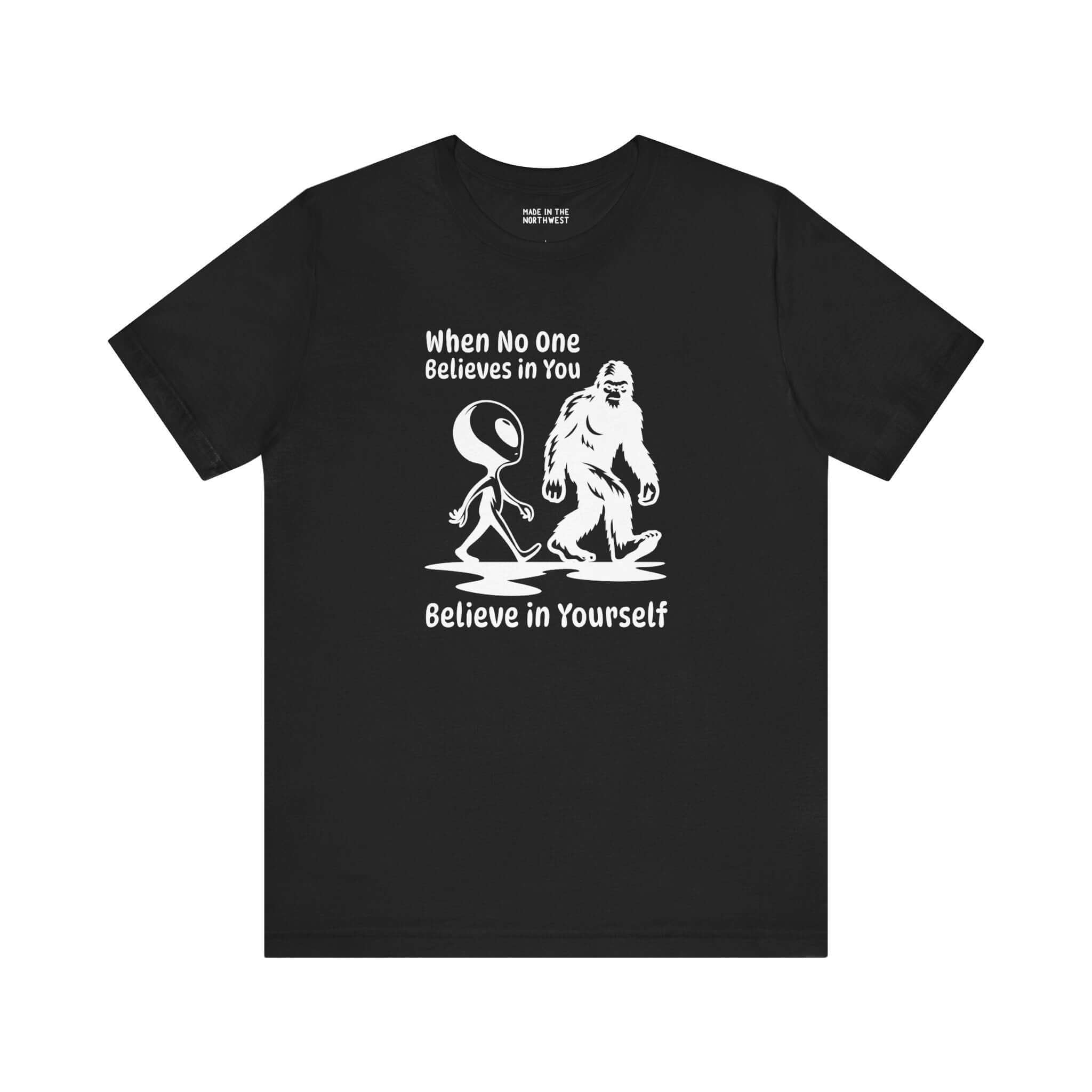 PINKO - BELIEVE IN YOURSELF Tシャツ Believe in Yourself T Shirt – Bigfoot Alien Tee – Made in the