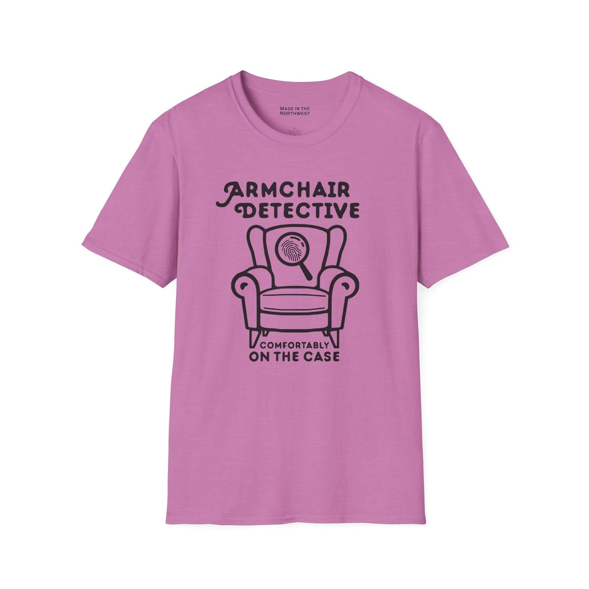 Armchair Detective T Shirt – Cozy True Crime Graphic Tee featuring a hand-drawn armchair and magnifying glass.
